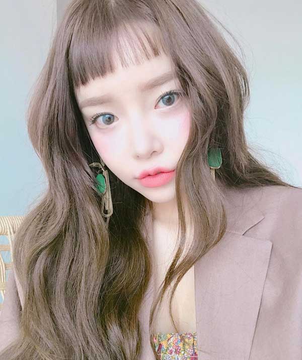 Tóc nữ nâu khói lạnh