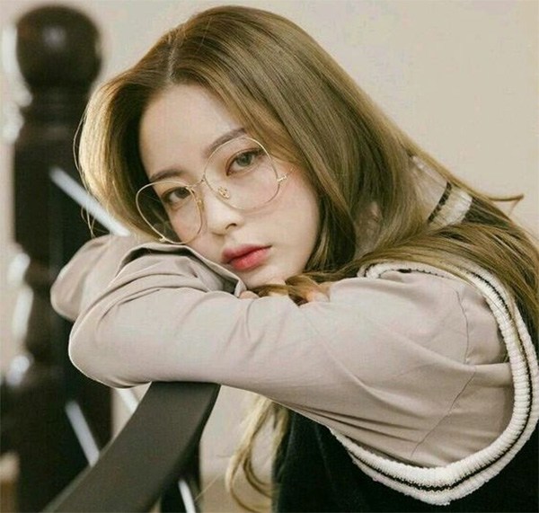 Tóc nhuộm màu nâu khói rêu