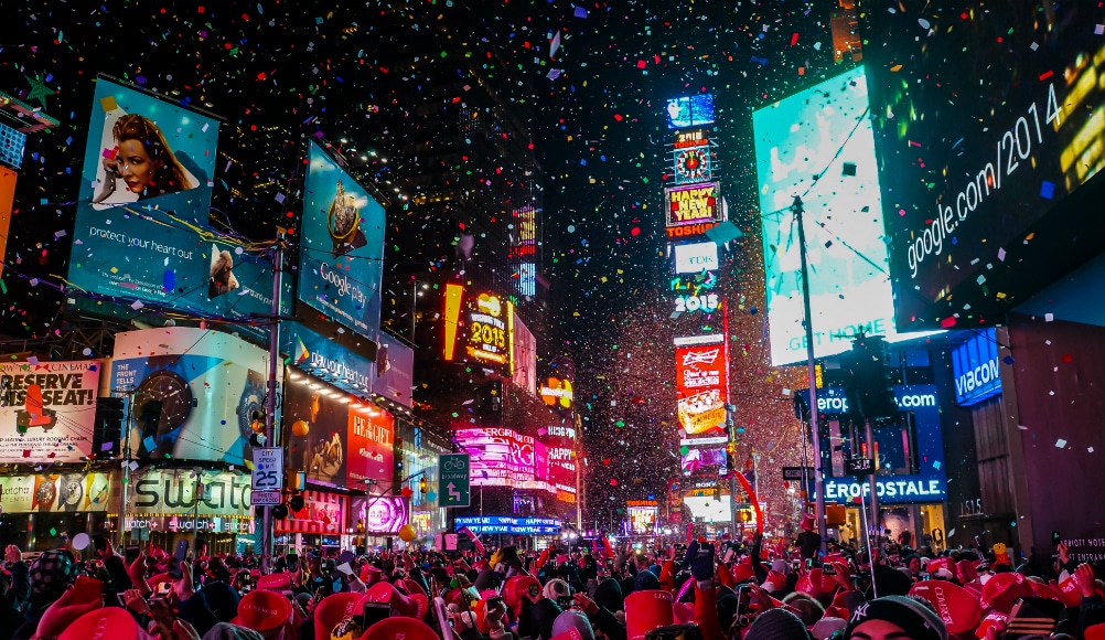 Lễ hội Countdown, bắn pháo hoa... là những hoạt động không thể thiếu trong đêm giao thừa Dương lịch tại các nước