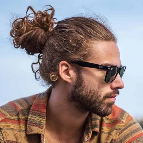 Kiểu tóc nam búi cao Messy Man Bun Kiểu tóc nam búi cao Messy Man Bun