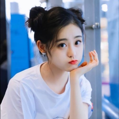 Cách búi tóc củ tỏi đẹp Cách búi tóc củ tỏi đẹp