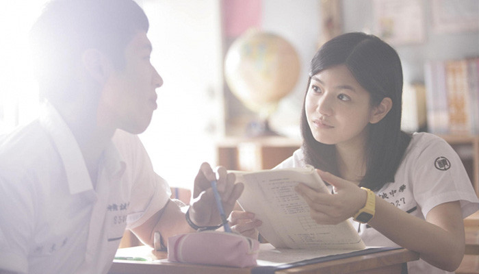 Tỏ tình bằng những bài thơ lục bát ngắn gọn, tinh tế