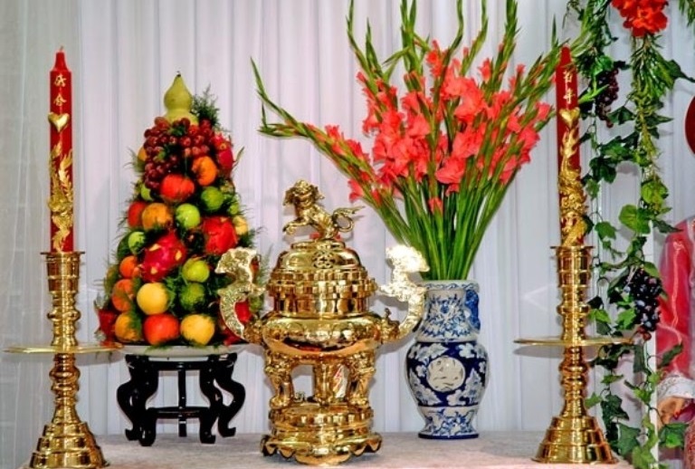 Cách cắm hoa lay ơn bàn thờ ngày Tết Cách cắm hoa lay ơn bàn thờ ngày Tết