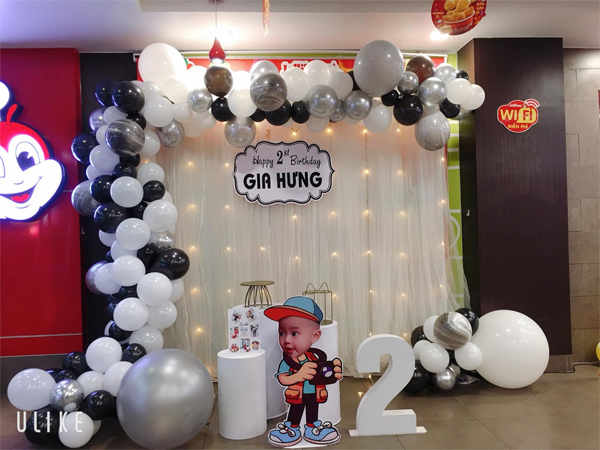 Mẫu trang trí sinh nhật cho bé trai Mẫu trang trí sinh nhật cho bé trai