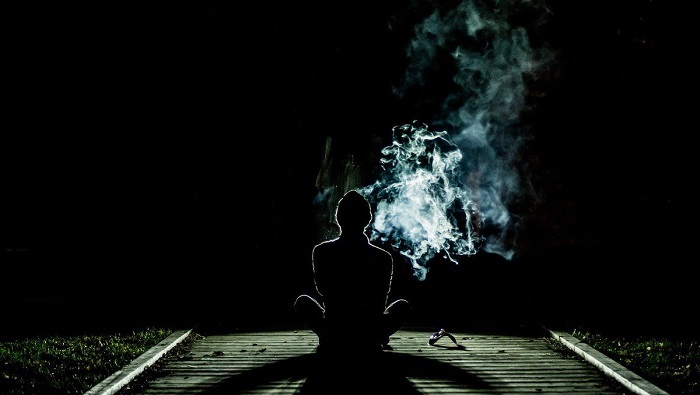 Avatar hình ảnh buồn, ảnh đen buồn cho những người mất người thân