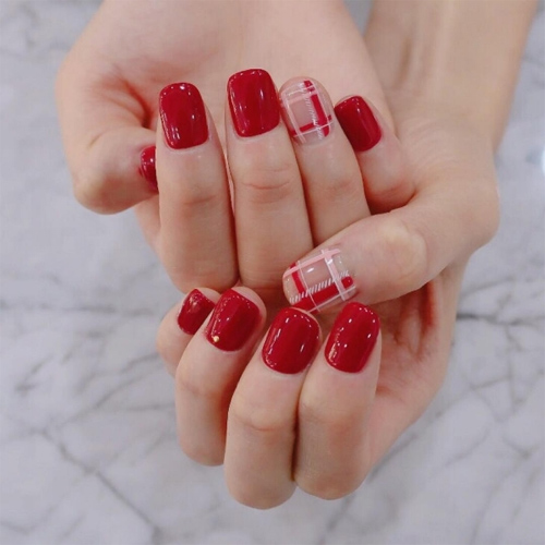 Nail màu đỏ