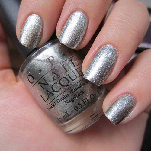 Sơn móng tay màu bạc ánh kim