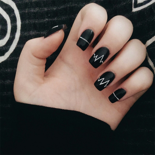 Nail màu đen