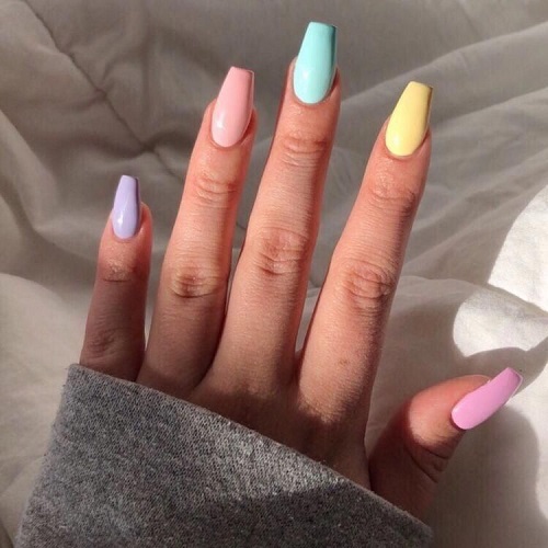 Mẫu móng tay đẹp nhẹ nhàng, đơn giản, dễ thương, cá tính cho nàng đi làm, đi học