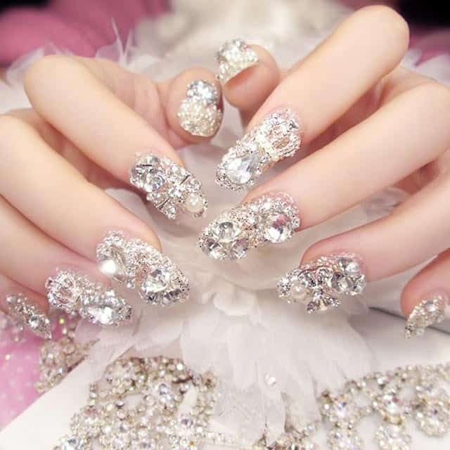 Nail cô dâu đẹp đính đá lấp lánh