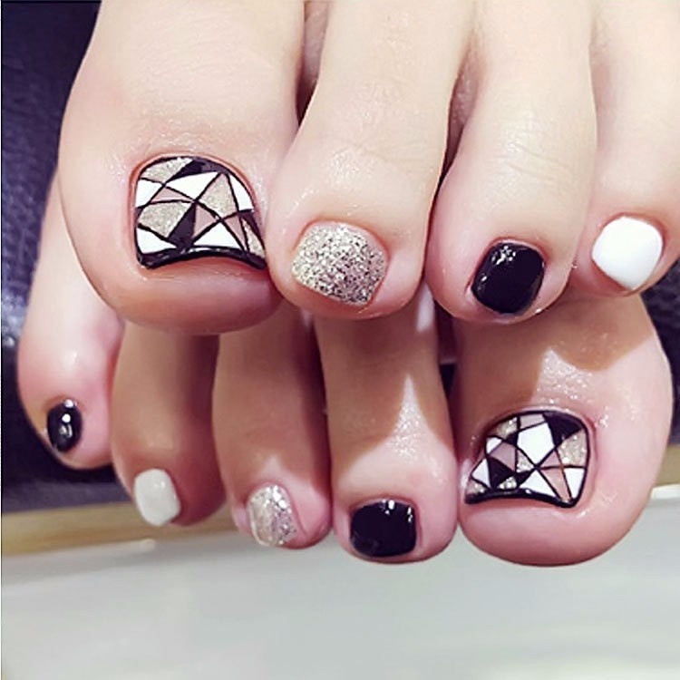 Mẫu nail chân cho cô dâu