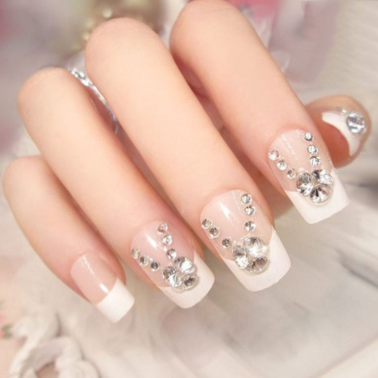 Những mẫu nail đính đá đẹp
