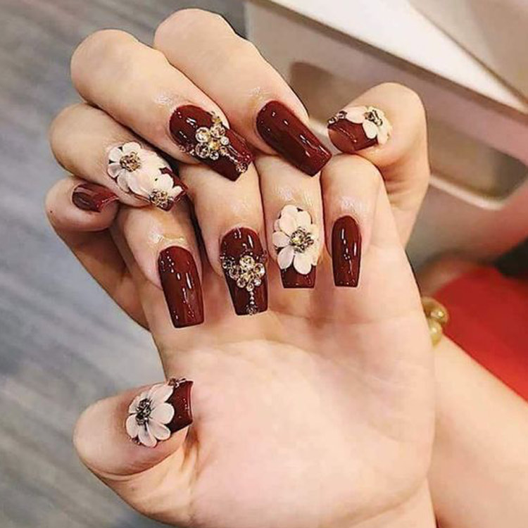 Mẫu nail đính đá hoa đẹp