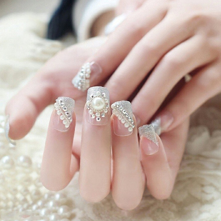 Mẫu nail đính đá 3