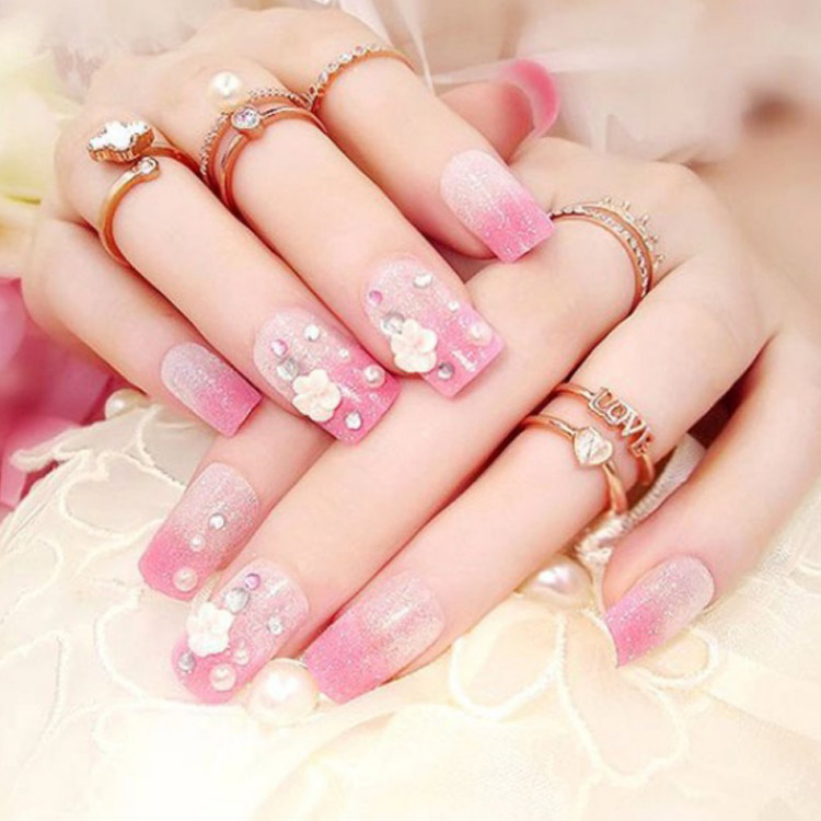 Mẫu nail đính đá 2