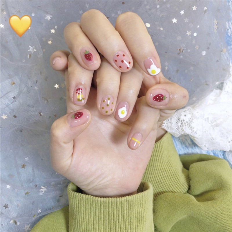 Sơn móng tay ngắn