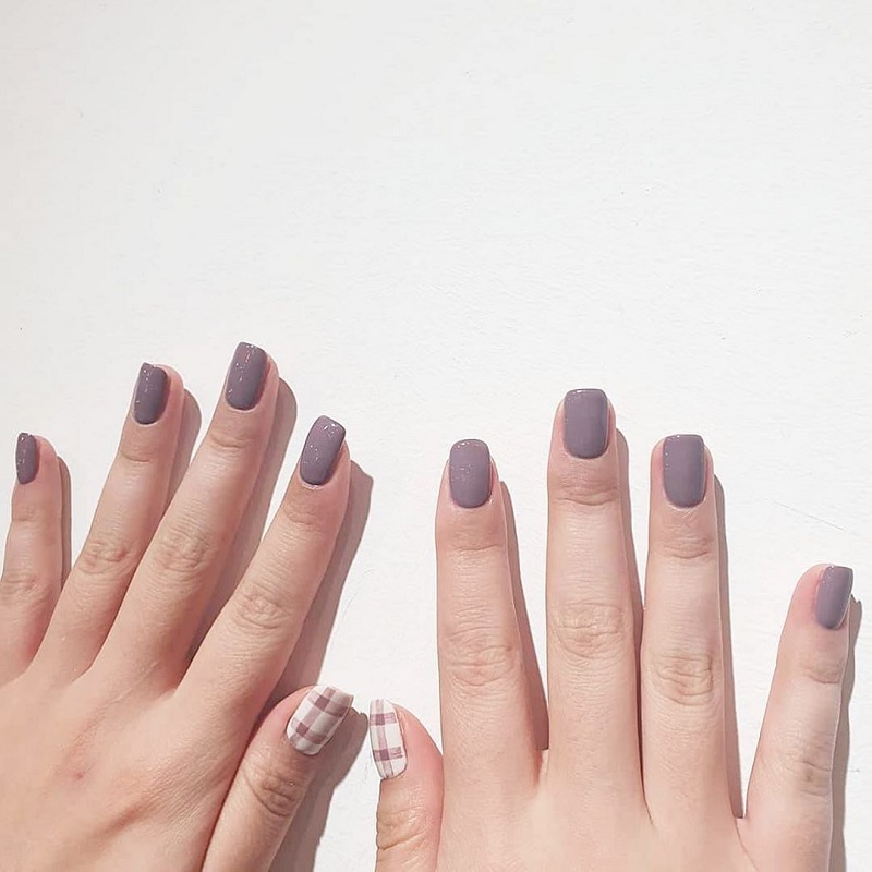 Móng tay ngắn sơn màu gì?