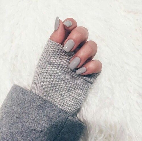 Màu sơn móng tay hợp với màu da ngăm