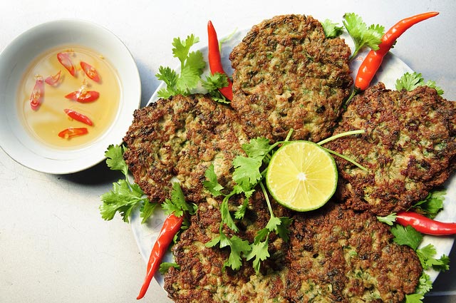 Thành phẩm món chả rươi thơm ngon, giòn rụm Thành phẩm món chả rươi thơm ngon, giòn rụm