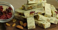 Cách làm kẹo Nougat hạnh phúc cho Tết và Valentine thêm ngọt ngào