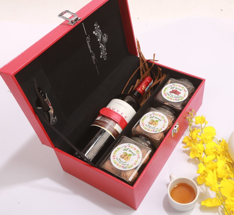 Giỏ bánh kẹo Tết