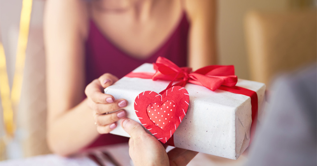 Valentine ai tặng quà cho ai Valentine ai tặng quà cho ai