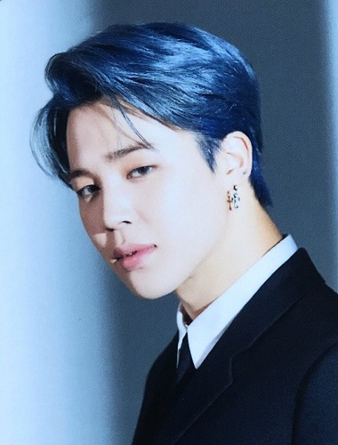 Tóc màu xanh đen khói