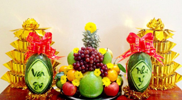 Mâm ngũ quả theo đúng phong tục ngày Tết của miền Trung Mâm ngũ quả theo đúng phong tục ngày Tết của miền Trung