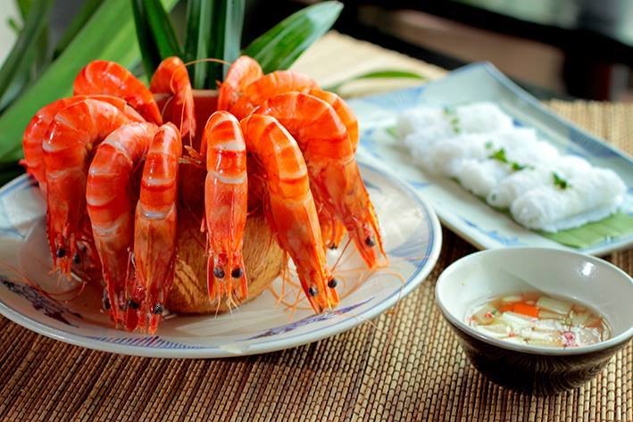 Một trong những phong tục tập quán nổi bật trong dịp Tết của người miền Trung đó là không ăn tôm, không ăn thịt vịt, trứng vịt lộn... Một trong những phong tục tập quán nổi bật trong dịp Tết của người miền Trung đó là không ăn tôm, không ăn thịt vịt, trứng vịt lộn...