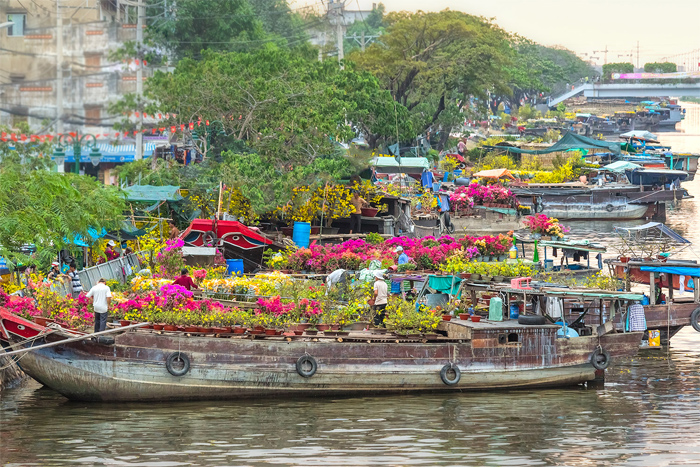 Chợ hoa Bến Bình Đông