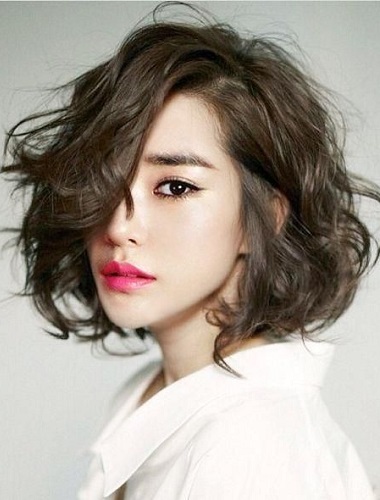 Tóc ngắn xoăn rối