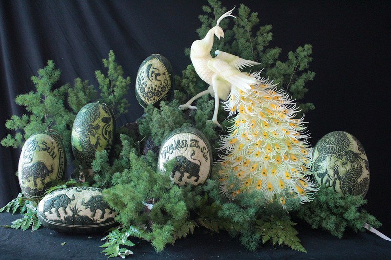 Khắc chữ trên dưa hấu Khắc chữ trên dưa hấu