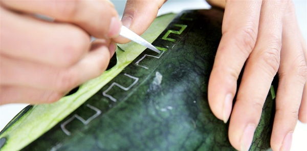 Cách khắc dưa hấu Tết đẹp Cách khắc dưa hấu Tết đẹp