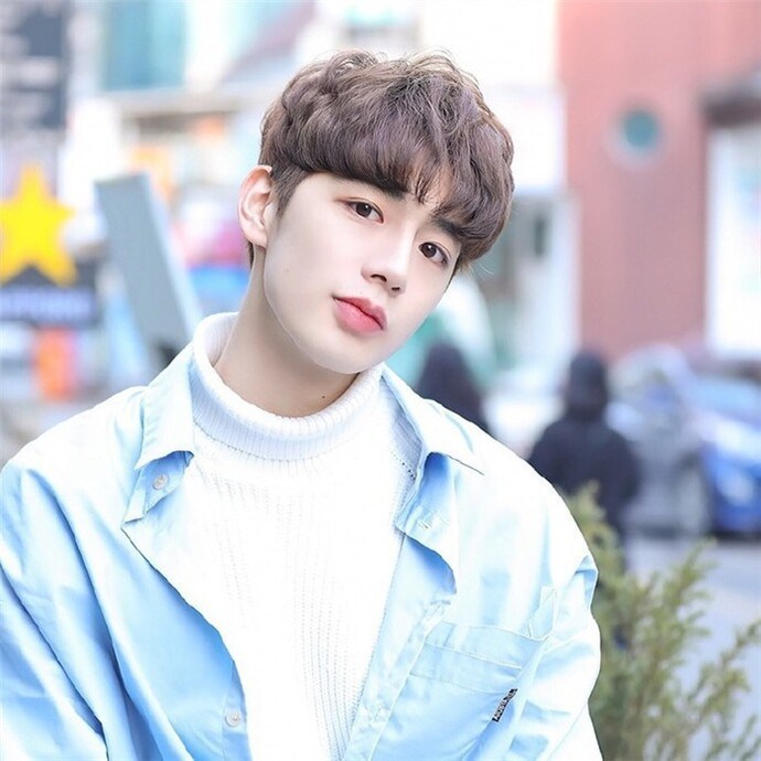 Kiểu tóc chụp kỷ yếu đẹp cho nam