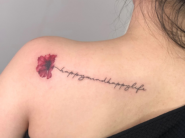 Hình xăm chữ đẹp cho nữ ở vai 3