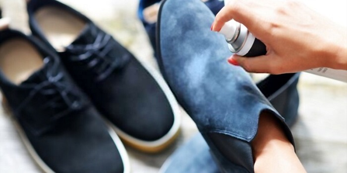 Cách làm sạch giày nhung