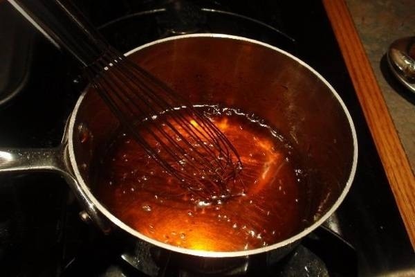 Cách làm nước hàng bằng đường cát