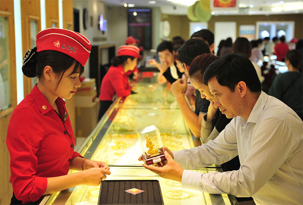 Mua vàng vía Thần Tài