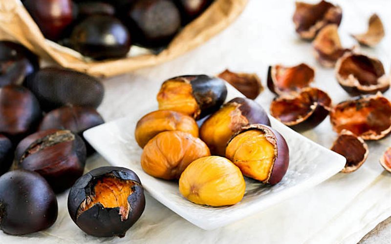 Công dụng của hạt dẻ với sức khỏe là rất tốt Công dụng của hạt dẻ với sức khỏe là rất tốt