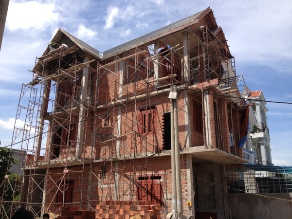 Sinh năm 1982 năm 2021 có làm nhà được không?