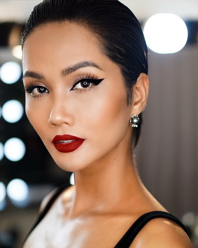 Cách tô son đẹp cho môi thâm