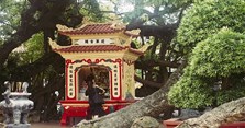 Phủ Tây Hồ thờ ai? Đi phủ Tây Hồ cầu gì? Phủ Tây Hồ mở cửa ngày nào, mở đến mấy giờ?