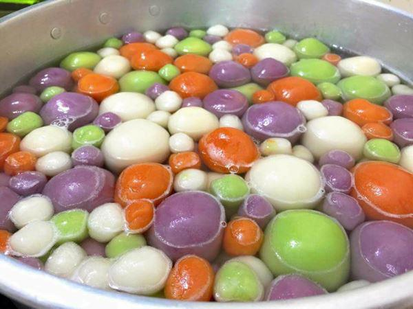 Cách nấu chè trôi nước ba màu Cách nấu chè trôi nước ba màu