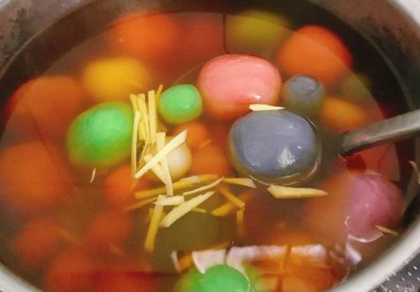 Cách nấu chè trôi nước ba màu Cách nấu chè trôi nước ba màu