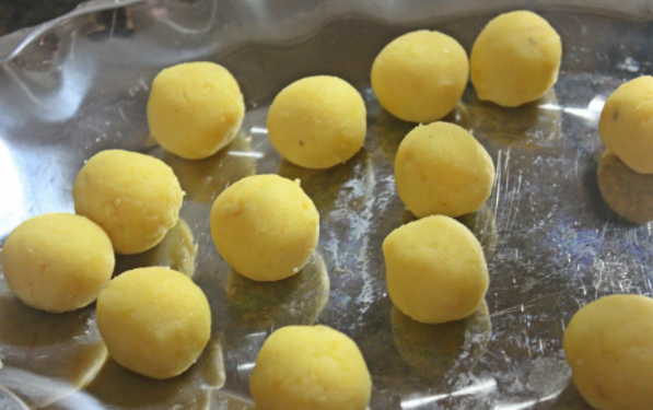 Cách nấu chè trôi nước ngũ sắc Cách nấu chè trôi nước ngũ sắc