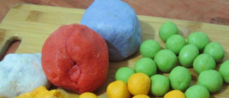 Cách nấu chè trôi nước ngũ sắc