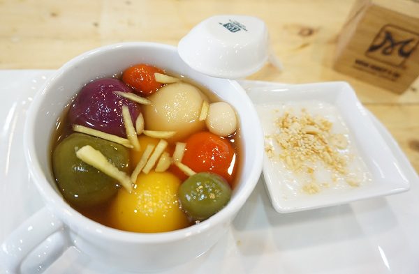 Cách nấu chè trôi nước ngũ sắc