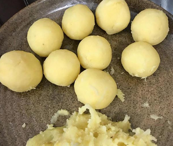 Cách nấu chè trôi nước truyền thống Cách nấu chè trôi nước truyền thống