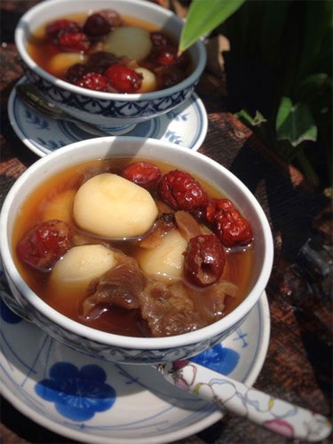 Chè hạt sen củ năng táo đỏ