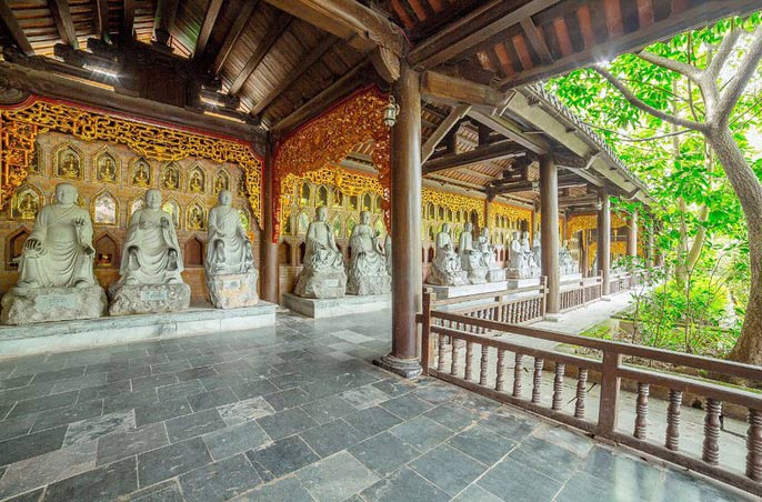 Hành lang La Hán dài nhât châu Á